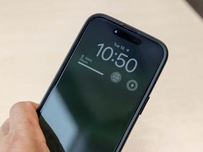 Quad Lock Screen Protector - iPhone 14 Pro Max Produktbild 1
