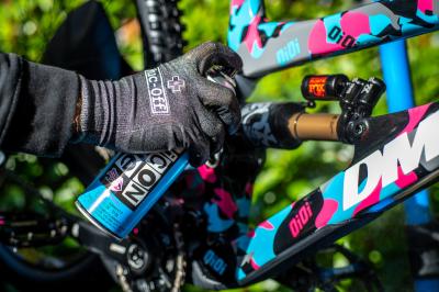 Muc-Off Silicone Shine 500ml Produktbild 2