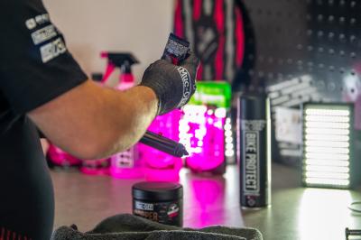 Muc-Off Carbon Gripper Produktbild 4