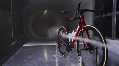 Trek Madone SL 6 AXS M Gloss Fury Red/Matte Deep Smoke Produktbild 7